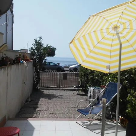 Casa Marina 아파트